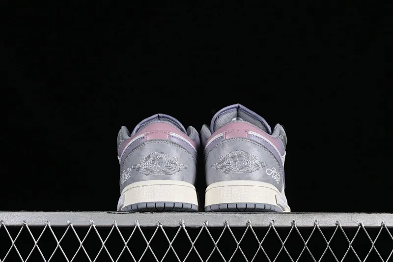 All categories Air Jordan Jordan series basketball shoes Air Jordan 1 Low Air Jordan 1 Low AJ1 Joe 1 Panda Prank Modern Wei Realm Gray Series Medal of the Rose Low-top cultural retro basketball shoes 553560-053
